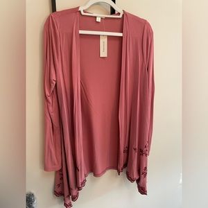 Francesca’s kimono with flower embroidery detail